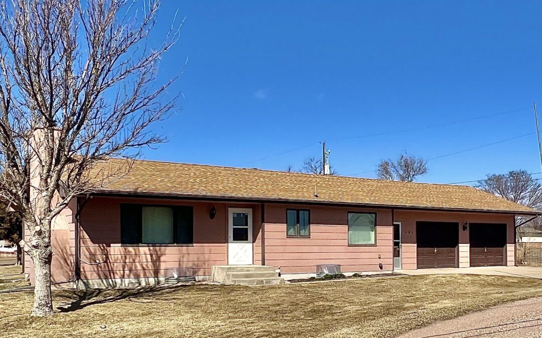 304 E O, Ogallala, NE