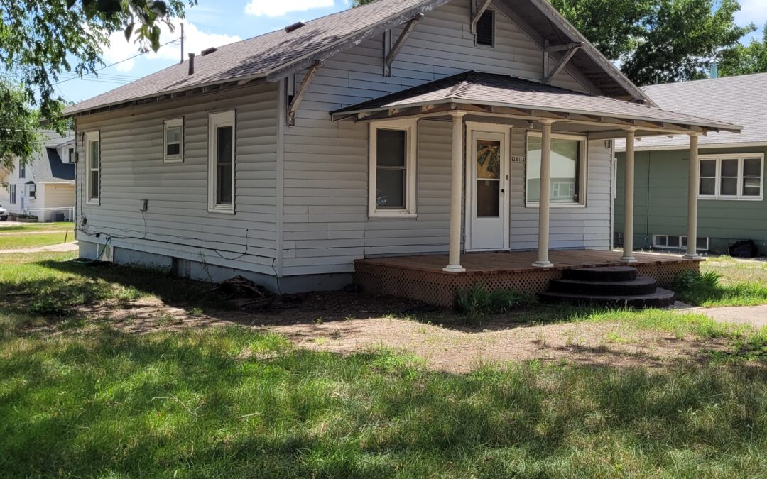 Charming 3 bedroom home on corner lot!