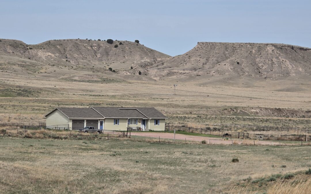 Country Living Surrounded by Stunning Bluffs