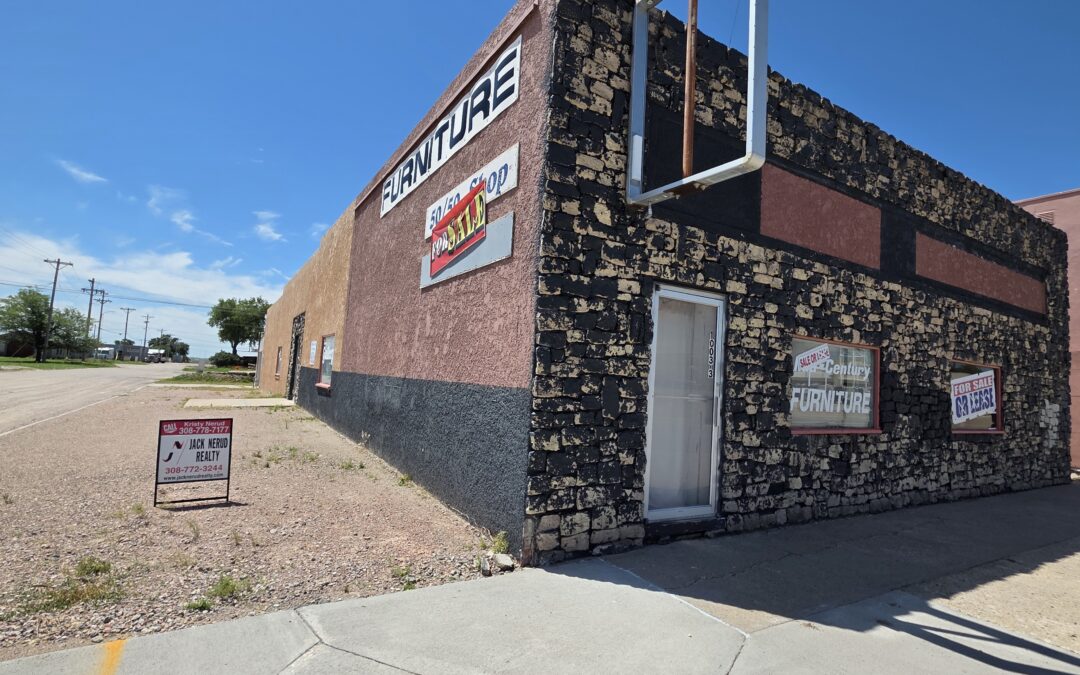 Prime Commercial Opportunity on High Visibility Corner Location!